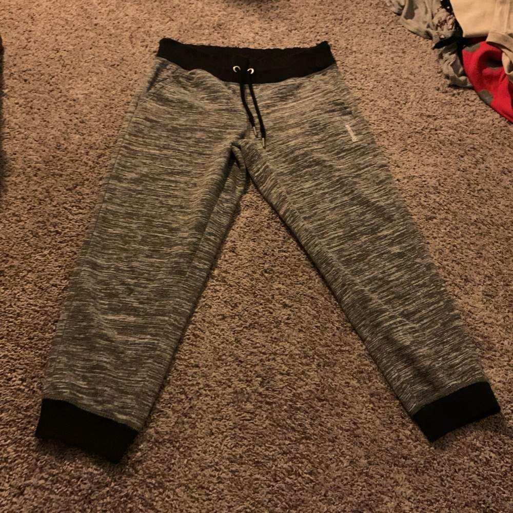 Reebok sweat capris size XS